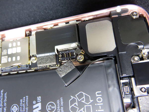 iPhone SEのバッテリーを互換バッテリーに交換する！
