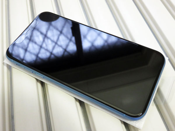 iPhone XRの液晶保護ガラスフィルムを購入する！