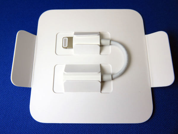 Apple Lightning - 3.5mm ヘッドフォンジャックアダプタ
