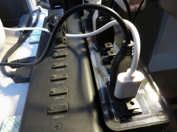 USBコネクタカバーをシリコン製からプラスチック製に変更する