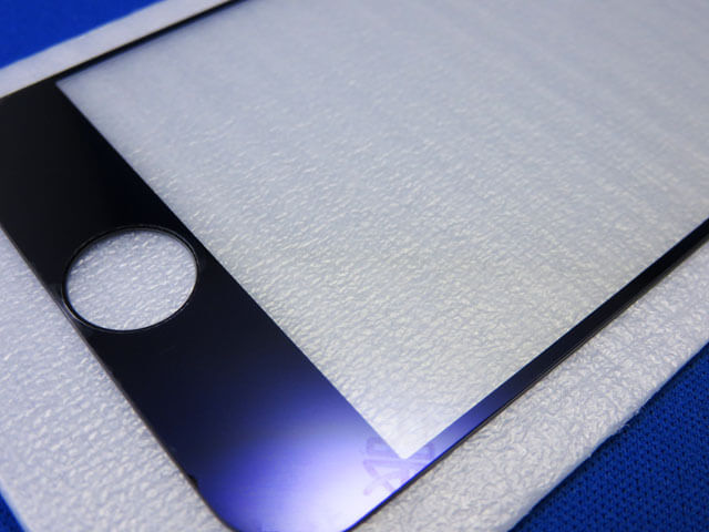 iPhoneSEのブルーライトカット仕様ガラス液晶保護フィルムを購入