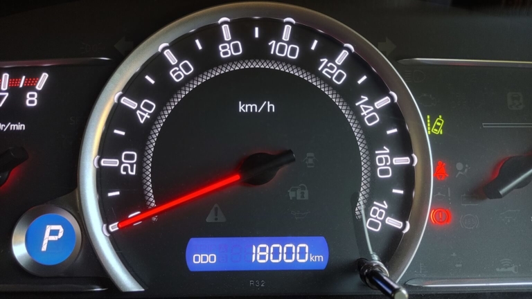 愛車トヨタノア80系の走行距離が18,000kmになりました！