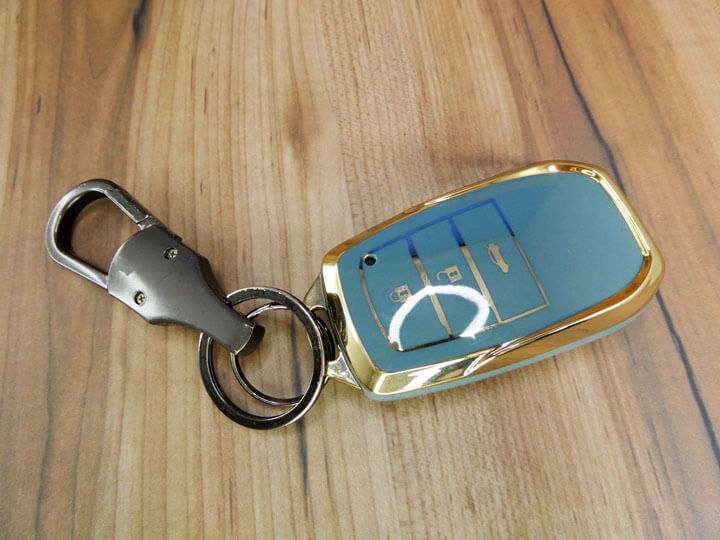 カローラクロスのキーで使うキーカバーを購入する