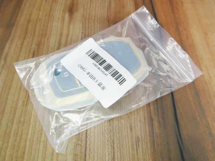 カローラクロスのキーで使うキーカバーを購入する