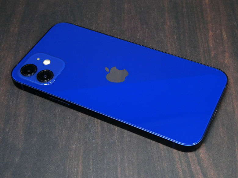 この度iPhone 12 128GBを入手しました