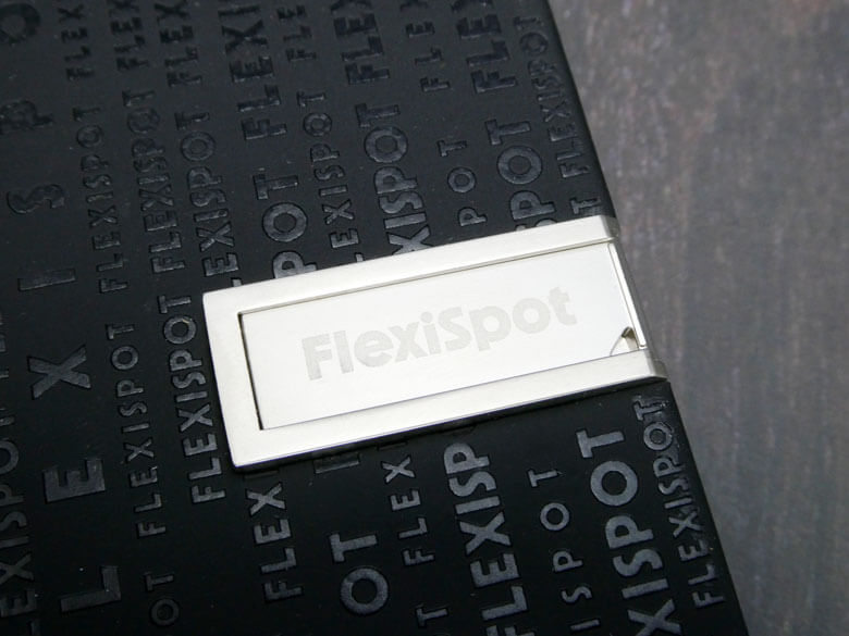 FlexiSpotのXキャンペーンでMade in Italy ノートブック当たる!