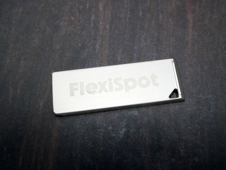 FlexiSpotのXキャンペーンでMade in Italy ノートブック当たる!